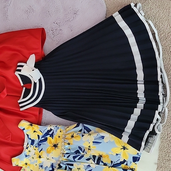 Excellent condition toddler dresses and shoes - Picture 5 of 9